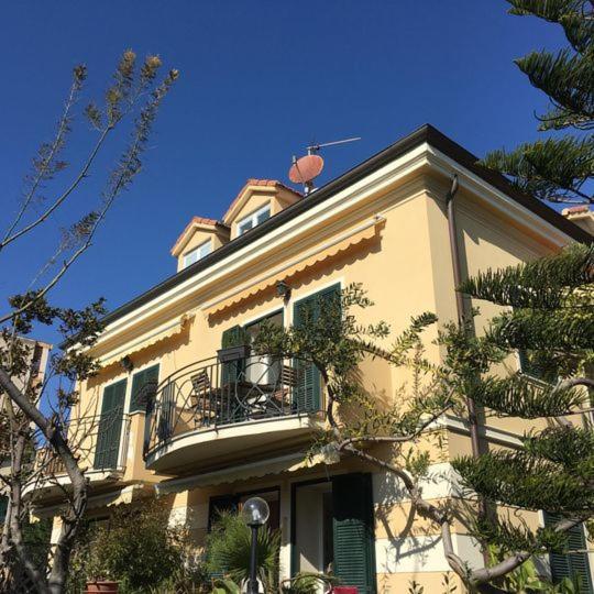Appartamento Villa Rita A 100 M Dal Mare! Vallecrosia Exteriör bild