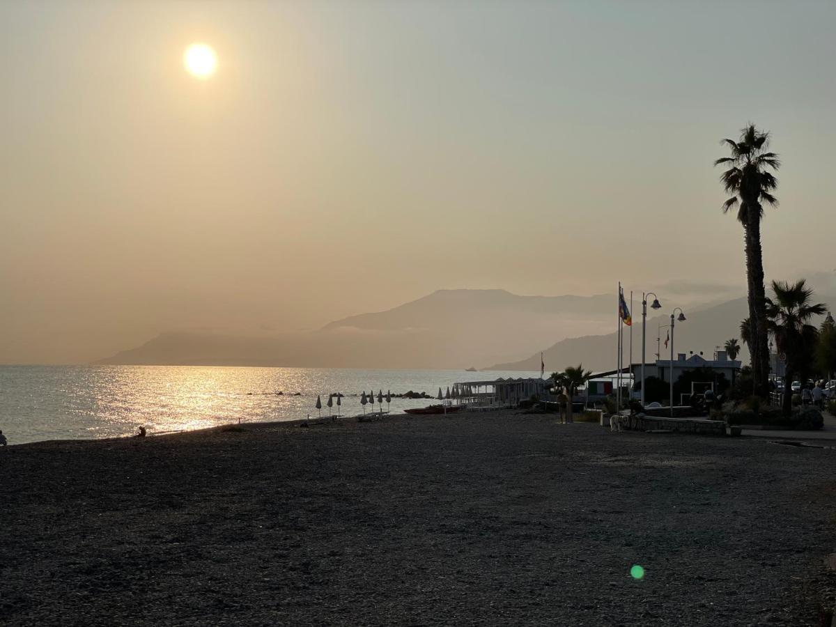 Appartamento Villa Rita A 100 M Dal Mare! Vallecrosia Exteriör bild