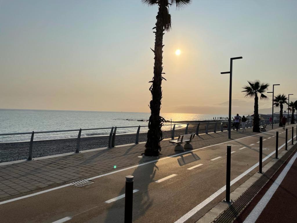 Appartamento Villa Rita A 100 M Dal Mare! Vallecrosia Exteriör bild