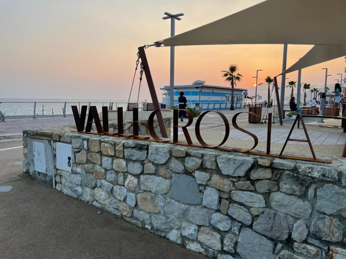 Appartamento Villa Rita A 100 M Dal Mare! Vallecrosia Exteriör bild