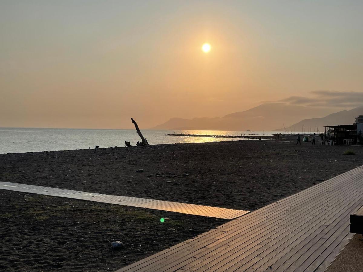Appartamento Villa Rita A 100 M Dal Mare! Vallecrosia Exteriör bild